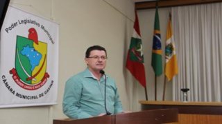 PL do vereador Rui Deschamps reduz em 25% salários do prefeito ,vice e secretários
