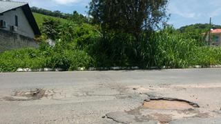 Silvio Cleffi solicita conserto de buracos na Rua Florianópolis