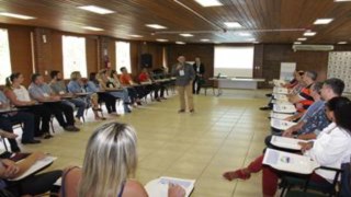 Vereadores e servidores participam de treinamento sobre desenvolvimento de equipe