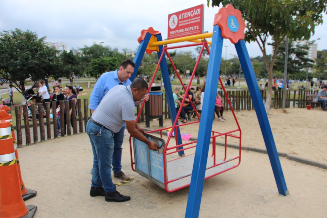 Aprovado projeto que obriga adaptação de 5% dos brinquedos de parques infantis para crianças com deficiência